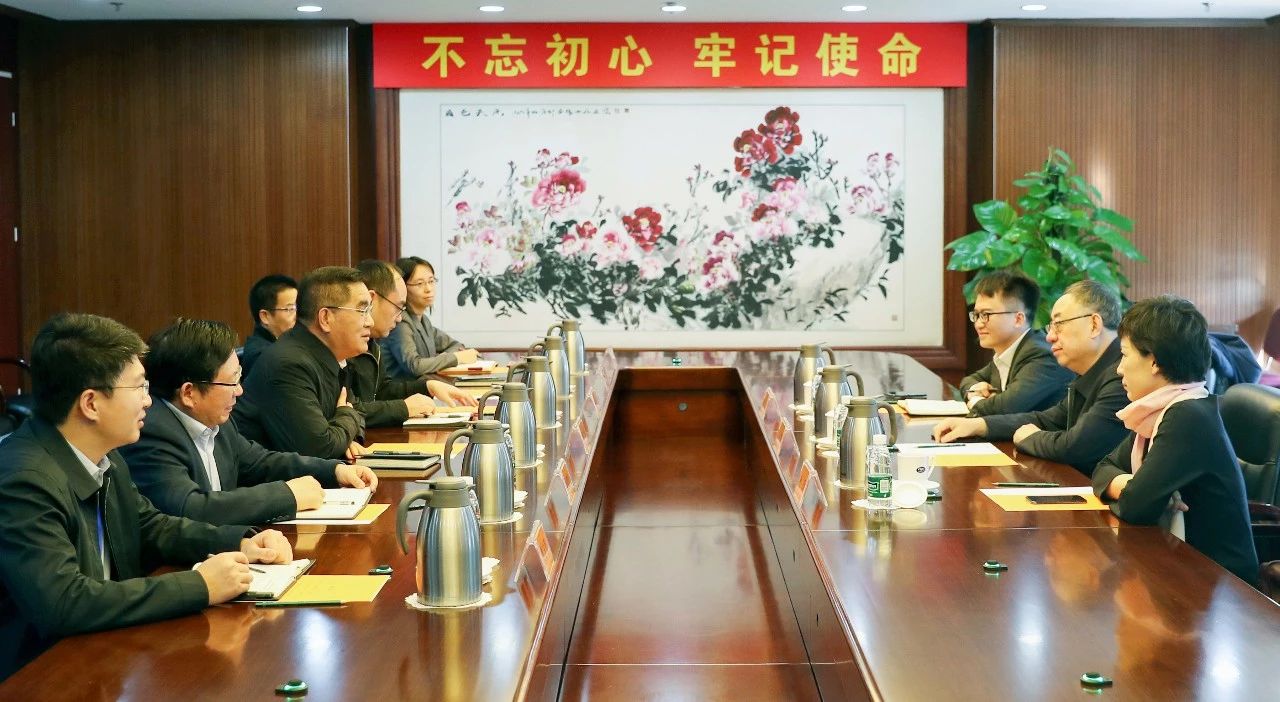 姜仁鋒會見中國國新黨委委員、總會計師劉學詩 