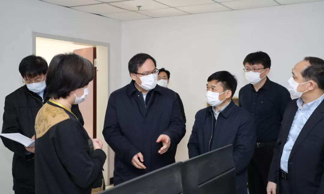 楊金成到七院、七一四所檢查指導(dǎo)疫情防控和復(fù)工復(fù)產(chǎn)工作